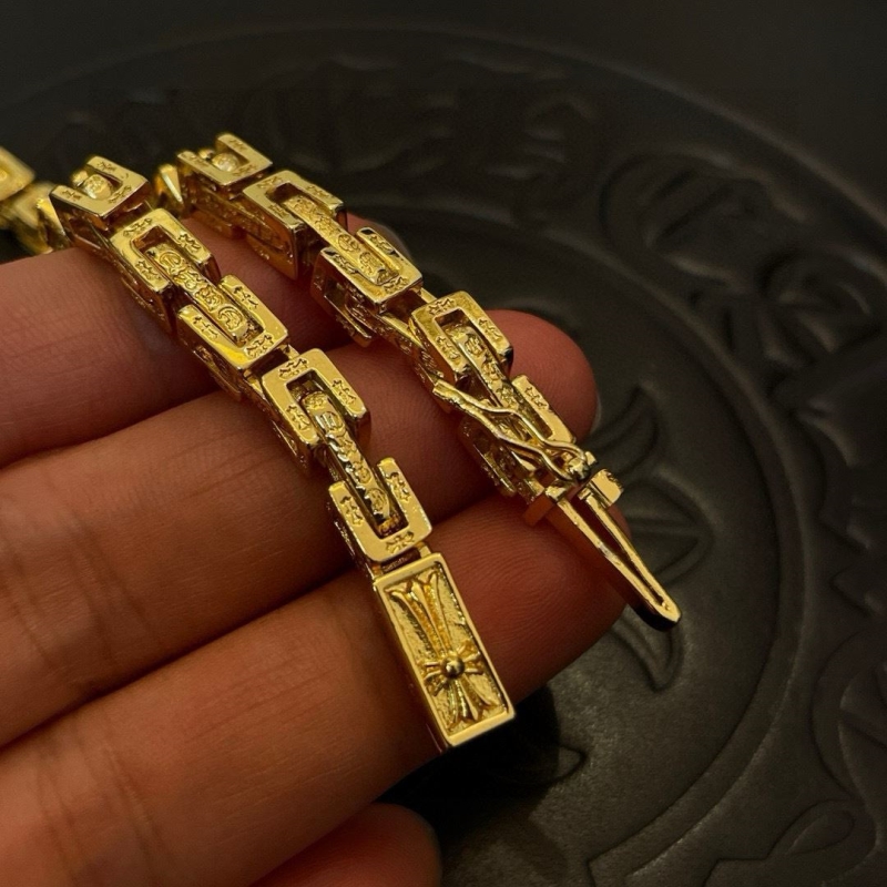 Ch*0me He**ts necklaces